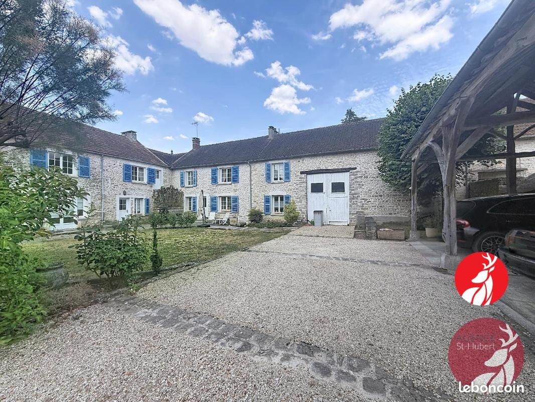 Maison 9 pièces 346 m² · à Courdimanche-sur-Essonne · 346 m² · 690 000 €