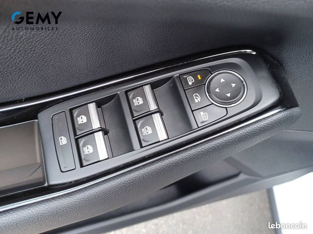 RENAULT Austral full hybrid E-Tech 200 ch Techno (image 12)