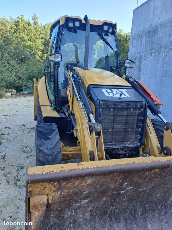 Tractopelle occasion Guadeloupe : Trouvez Votre Machine Idéale !