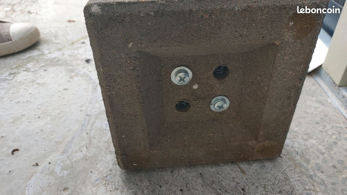 Support/pied pour enceinte (image 4)