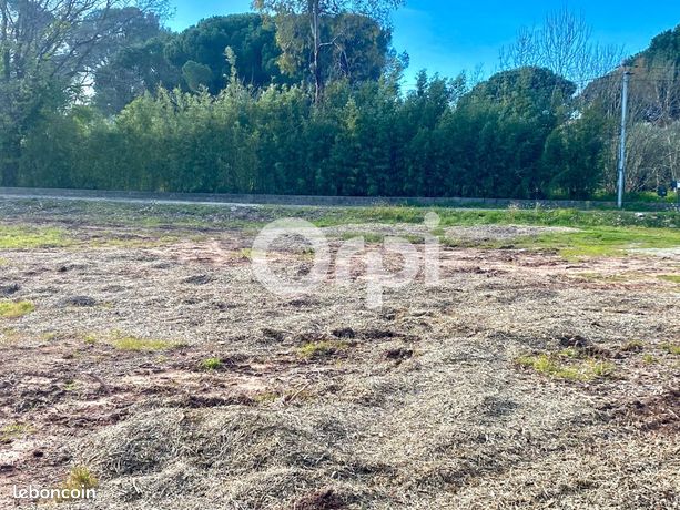 Terrain 697 m² Puget Sur Argens