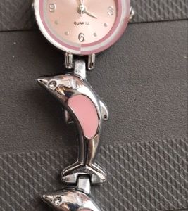 Montre Femme Dauphins - Boîtier Et Bracelet Acier Inoxydable Argenté - Neuve De Stock