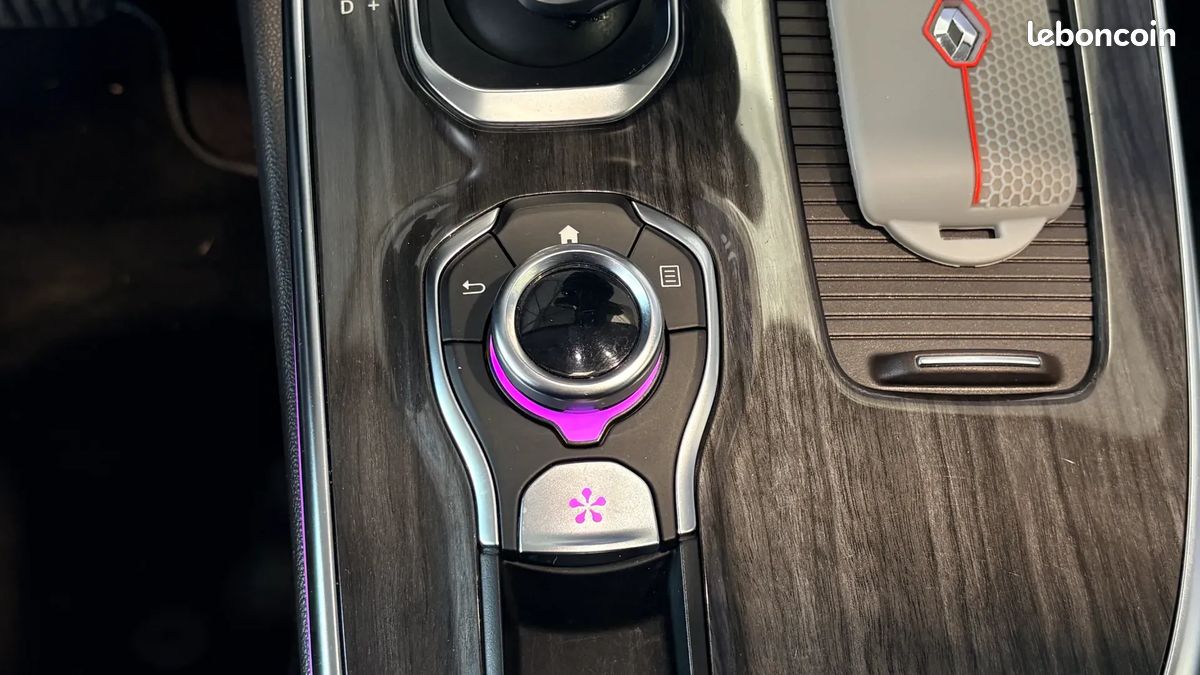 Renault Espace 2.0 dCi 200ch Initiale Paris - 7 places - Toit ouvrant - Sièges chauffants ventilés massants - Apple CarPlay - Régulateur adaptatif - Caméra de recul (image 26)