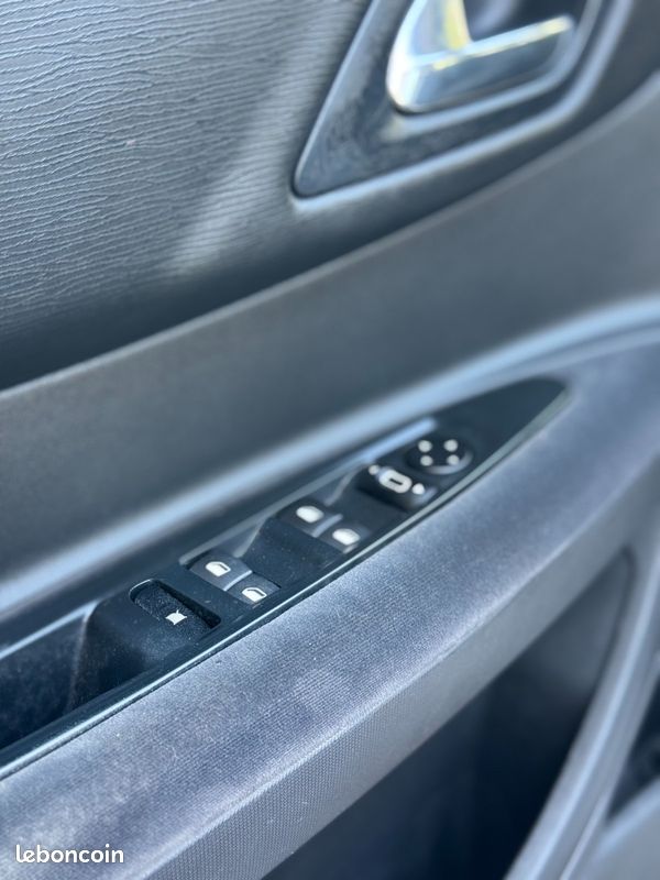 Citroën C4 1.6 HDi 109CH AMBIANCE (image 15)