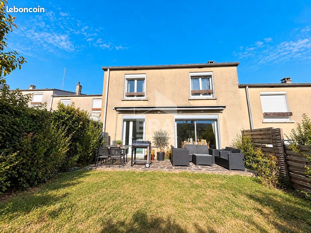 Maison 5 pièces 108 m² · à Étampes · 108 m² · 220 000 €
