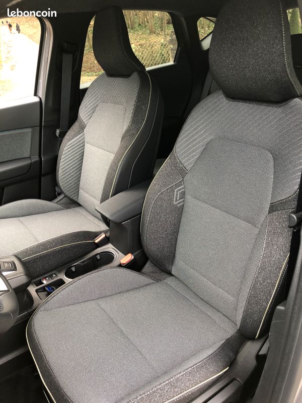 Collaborateur Retraité Renault vend Nouveau CAPTUR TECHNO E-TECH FULL HYBRID 160 CV (image 4)