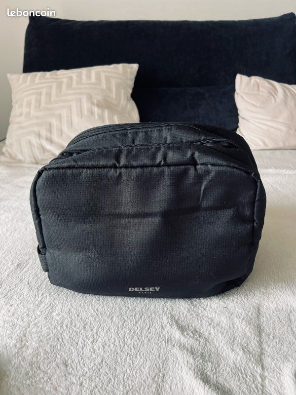 Grande trousse de toilette Delsey (image 1)