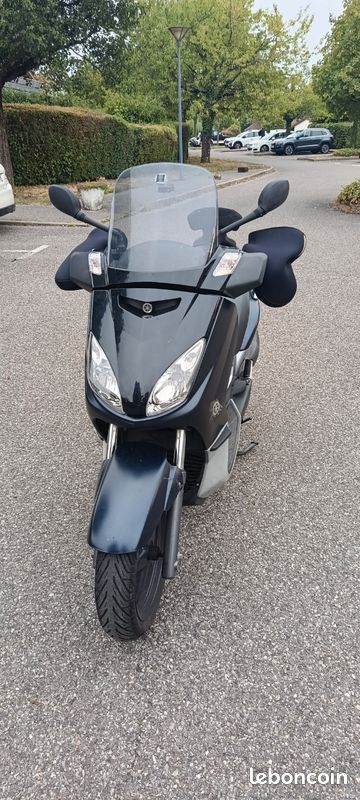 Yamaha XMAX 125 (image 2)