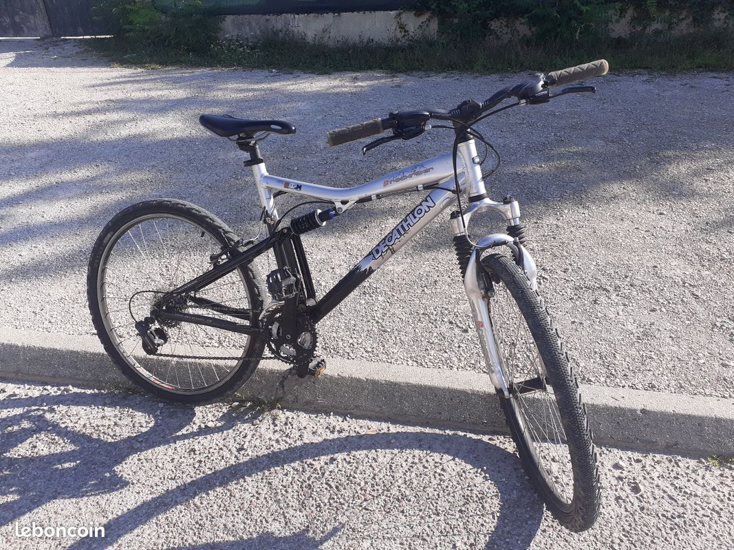 Vélo Vtt Vtt Rockrider Tout Suspendu Velo Rockrider Prix Neuf Vtt