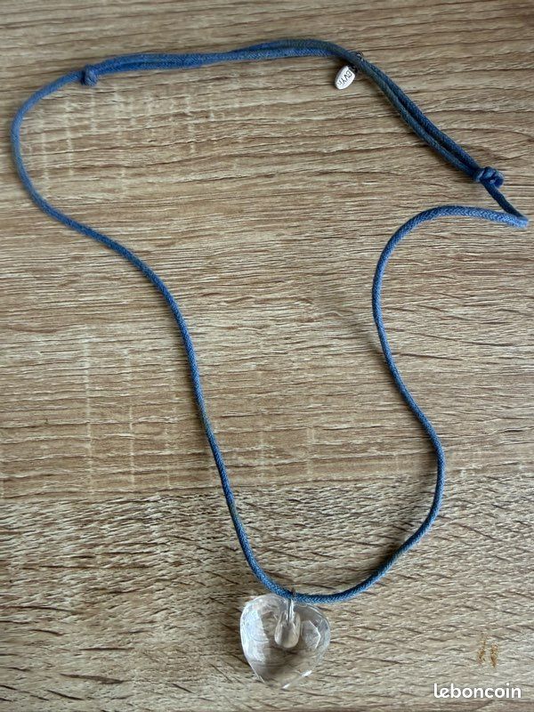 Pendentif en Opale bleue et argent 0.925 - Ode à La Vie Minéraux Pendentif en Opale bleue et argent 0.925 - Ode à La Vie Minéraux