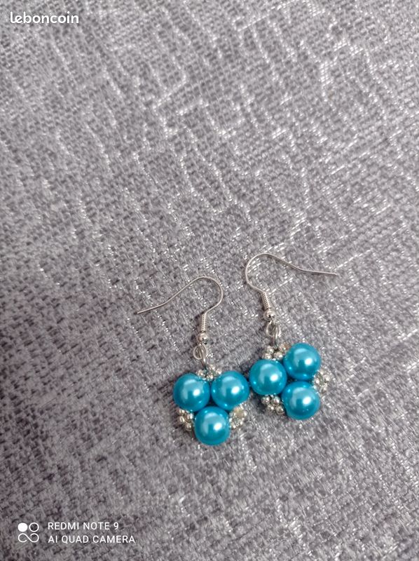 Boucles d'oreilles en perles bleues et argentées acier inoxydable fait maison Neuf (image 2)