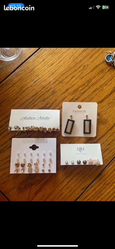 Lot de 22 paires de boucles d’oreilles couleur argent et doré comme neuve (image 1)
