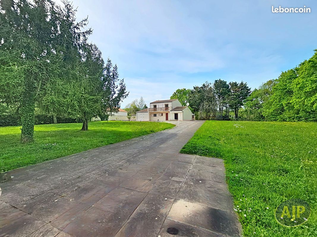 Maison 5 pièces 127 m² · à Rosnay · 127 m² · 303 595 €