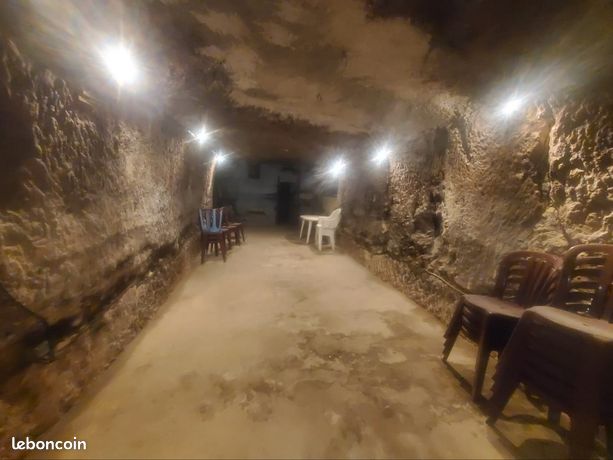 Cave festive