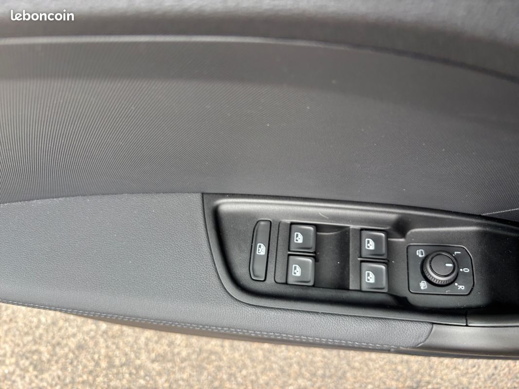 AUDI A1 Sportback 30 TFSI 110 ch S tronic 7 Advanced (image 16)