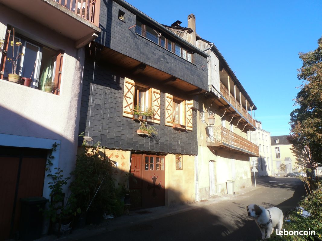 Maison 4 pièces 105 m² · à Oloron-Sainte-Marie · 105 m² · 142 000 €