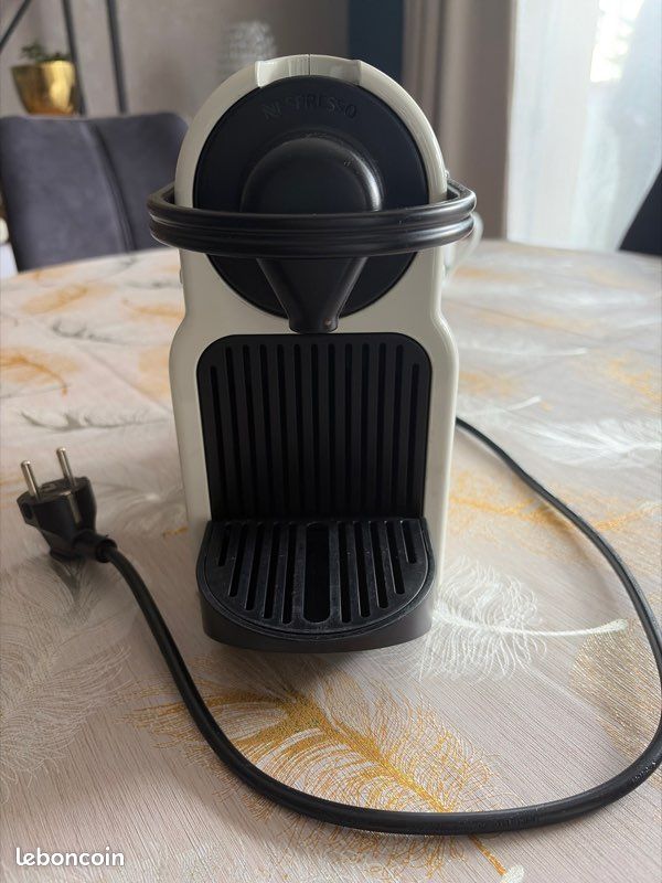 Nespresso Inissia (image 1)