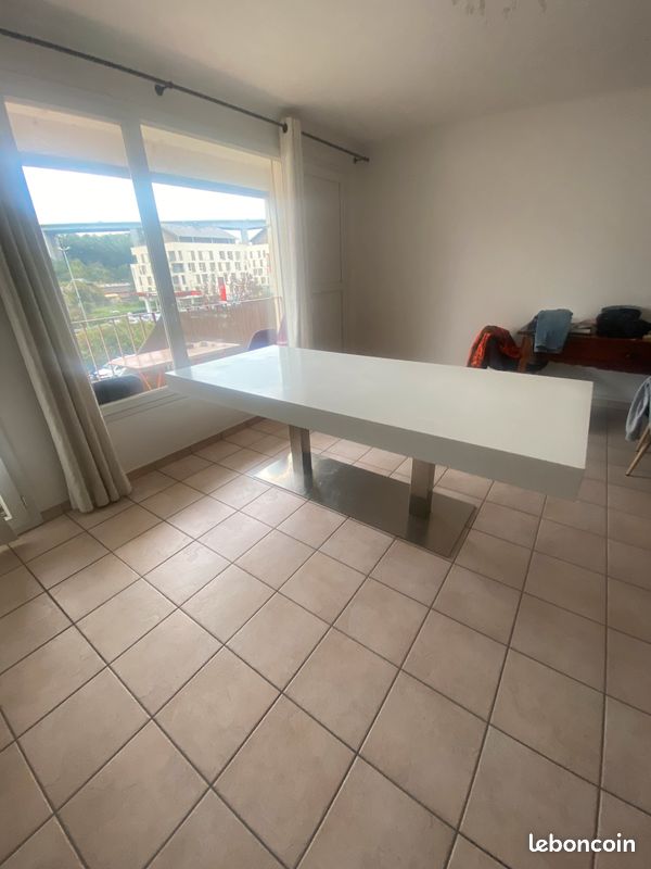 Table à manger (image 1)