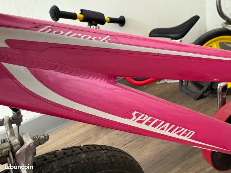Vélo fille Specialized Hotrock 16 pouces (image 10)