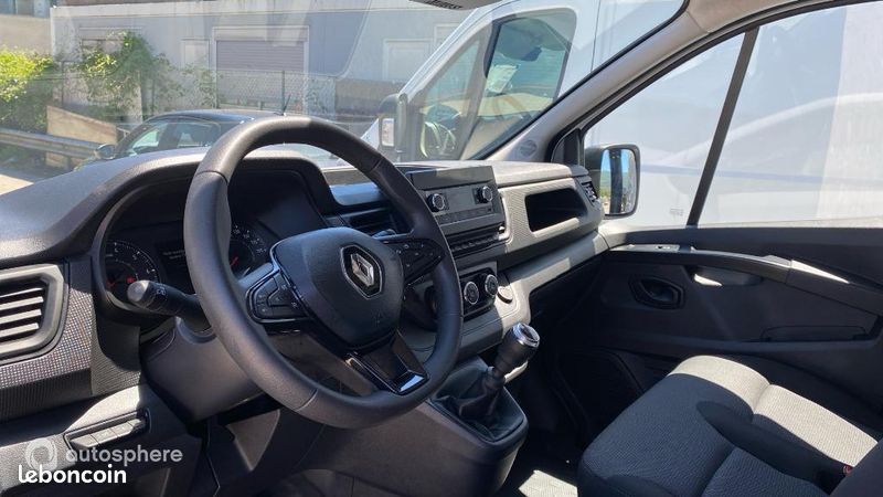 Renault Trafic Véhicule utilitaire ou Société L1H1 3T 2.0 Blue dCi 130ch Confort (image 11)