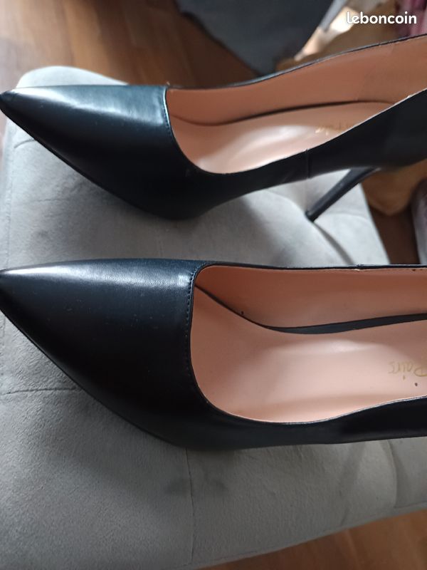 Chaussure a talon noir (image 5)