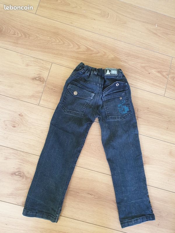 Vends jean avec réglage de la taille à la ceinture par un élastique garçon gris 8 ans (image 2)
