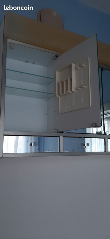 Armoire de toilette (image 1)