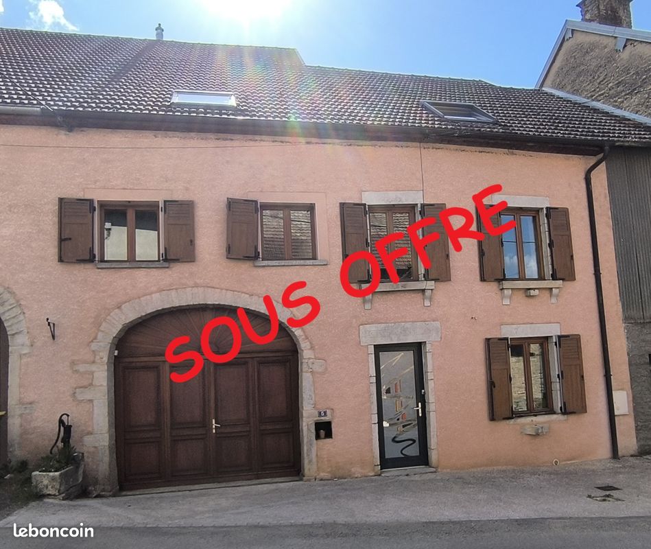 Maison 8 pièces 220 m² · à Calmoutier · 220 m² · 155 000 €