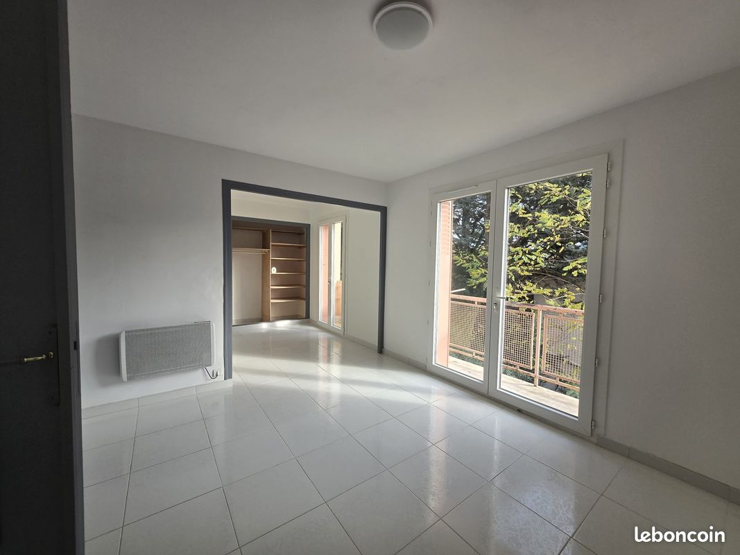 Appartement 3 pièces 64 m² · à Valréas · 64 m² · 700 €