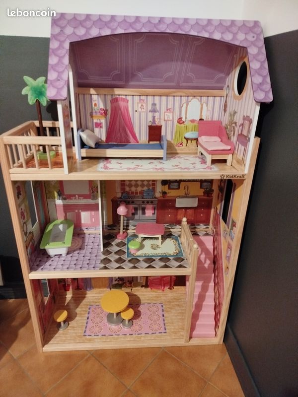 Maison de poupée en bois (image 1)