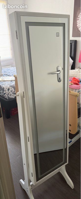 Armoire à bijoux (image 1)
