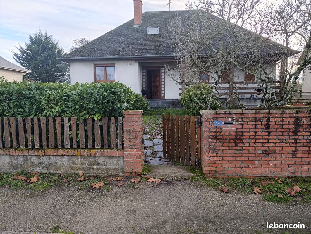 Maison 6 pièces 120 m² · à Bellegarde · 120 m² · 152 000 €
