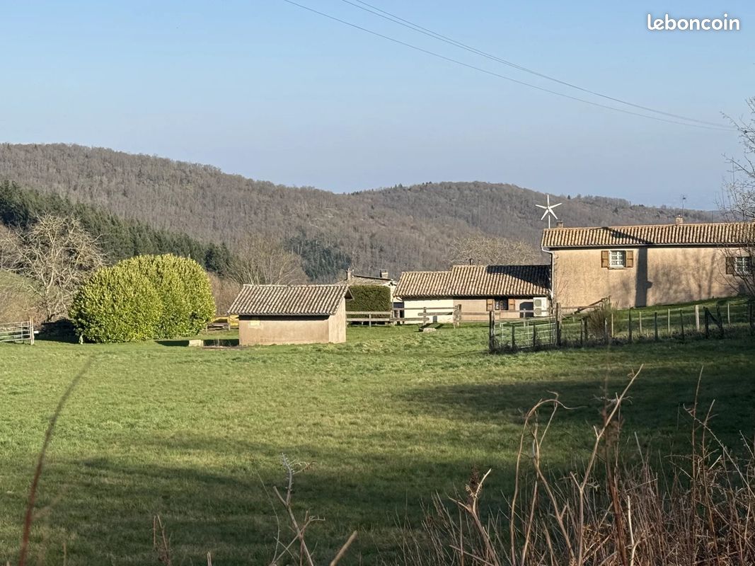Maison 8 pièces 232 m² · à Belleville-en-Beaujolais · 232 m² · 375 000 €