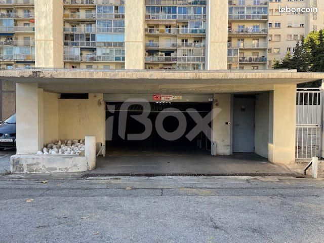 Garage/box Toulon · 125 €/mois