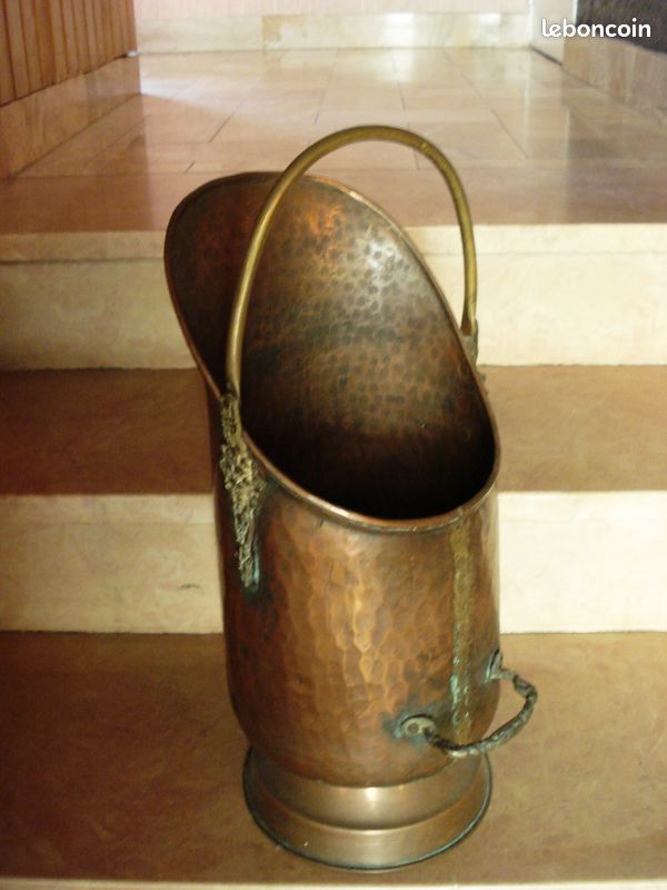 Seau à charbon en cuivre (image 1)