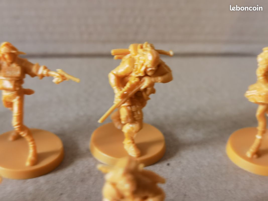 Lot de 3 ou 4 Figurines de personnages – ZOMBICIDE (image 7)