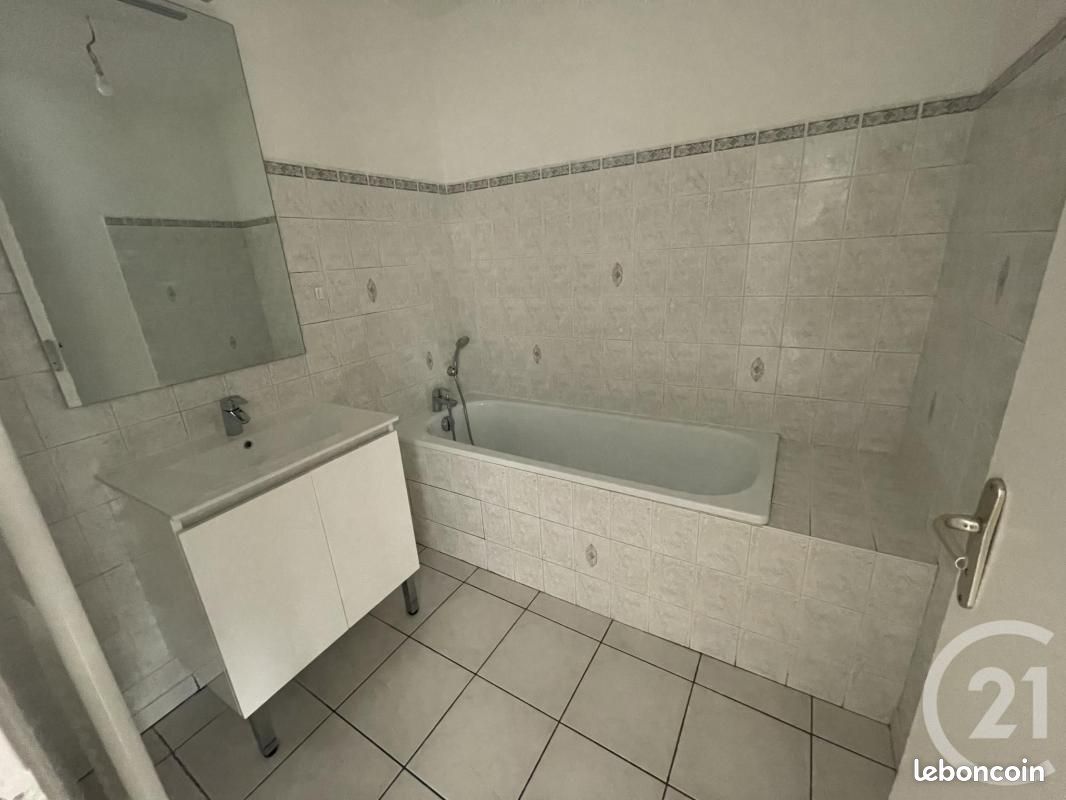 Appartement a louer chalons-en-champagne - 3 pièce(s) - 61 m2 - Surfyn