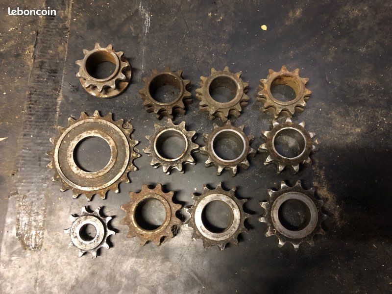 Lot x12 pignons mob mobylette (peugeot 103 mbk 51 motobecane etc) (image 1)