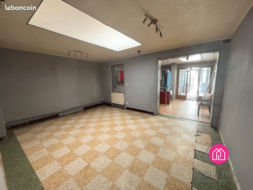 Maison 10 pièces 170 m² · à Bruay-sur-l'Escaut · 170 m² · 127 000 €