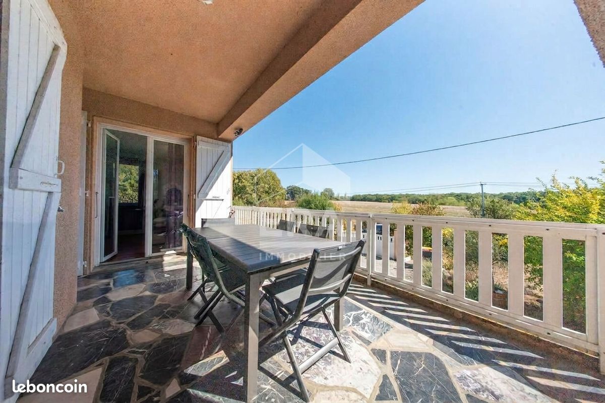Maison 8 pièces 250 m² · à Bazus · 250 m² · 410 000 €