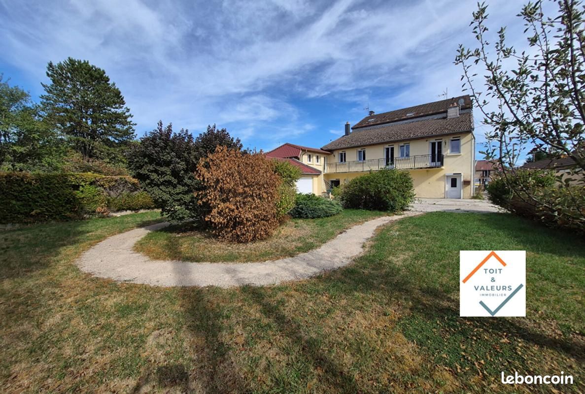 Maison 7 pièces 143 m² · à Champagnole · 143 m² · 225 000 €