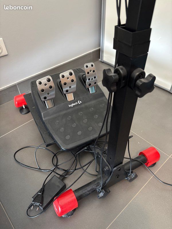 Simulateur de conduite G29 logitech avec Pedale , volant et levier de vitesse (image 6)