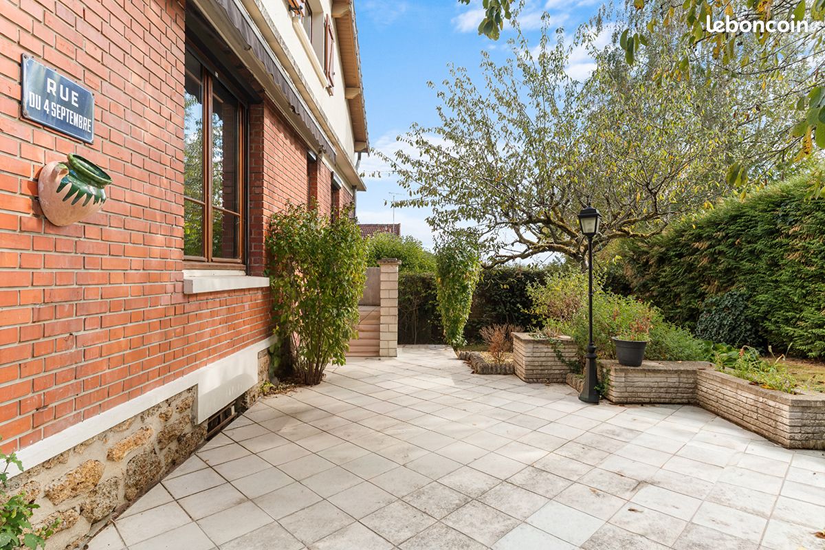 Maison 6 pièces 157 m² · à Bièvres · 157 m² · 650 000 €