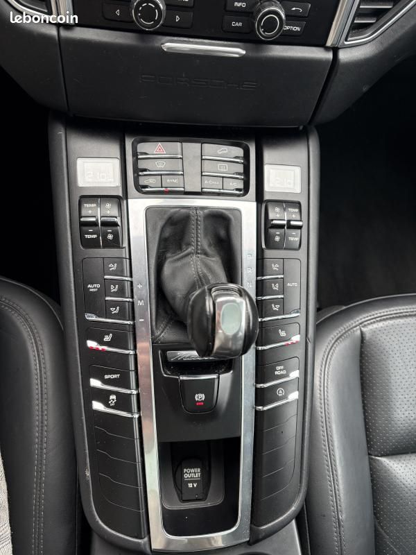 Porsche Macan S diesel 3L V6 258CH ( PDLS+, Siège chauffant av/arr, Toit ouvrant) (image 19)