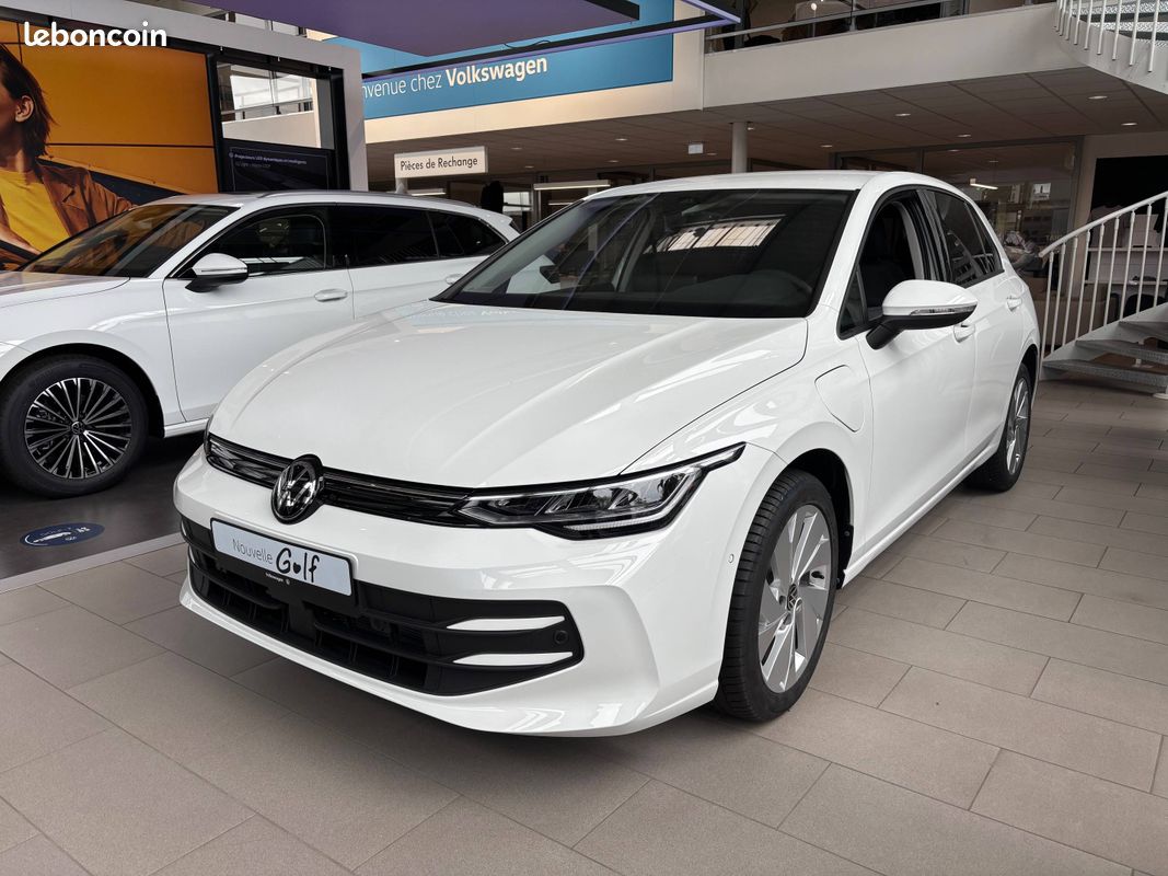 VOLKSWAGEN Golf 1.5 eHybrid 204 DSG6 VW Edition (image 1)