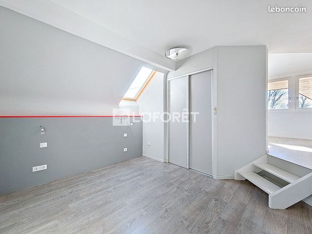https://img.leboncoin.fr/api/v1/lbcpb1/images/72/59/db/7259db7e562a419de6a0a519af92892bace676f2.jpg?rule=ad-image