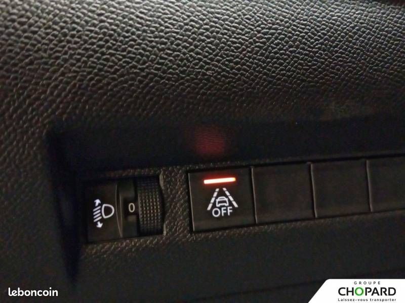 Peugeot 2008 PureTech 100 S&S BVM6 Style (image 18)