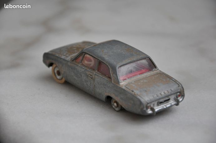Miniature Dinky Toys France – FORD TAUNUS 559 – 1/43 à