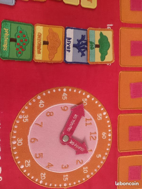 Calendrier en coton brodé à suspendre pour enfant CADEAU POUR NOËL (image 2)