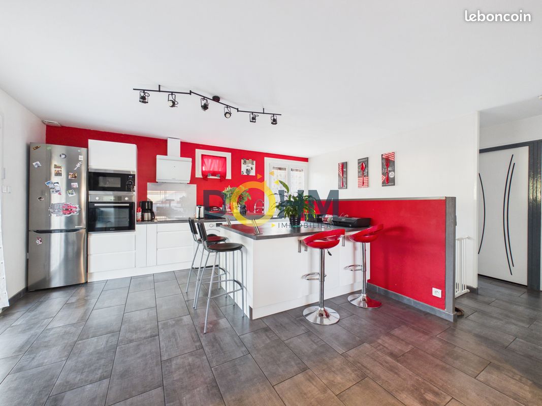 Maison 4 pièces 92 m² · au Chambon-Feugerolles · 92 m² · 179 000 €